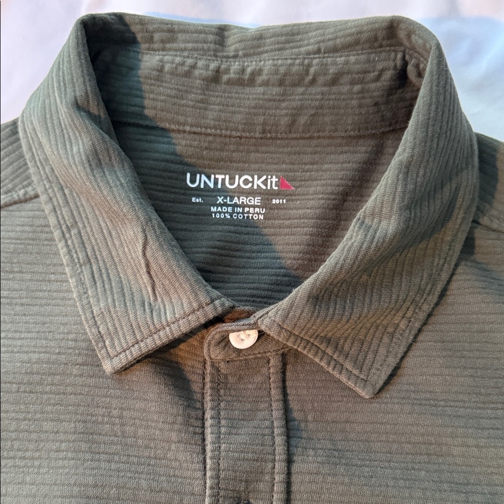 UNTUCKit Men's Casual Sage Shirt